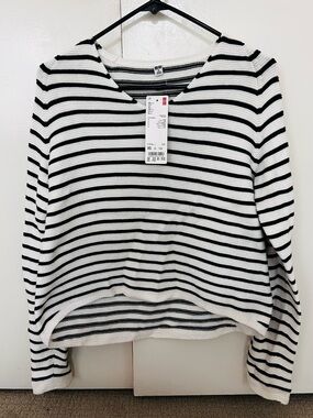 Uniqlo 3D Knit Cotton Black & White Striped Relaxed Sweater
